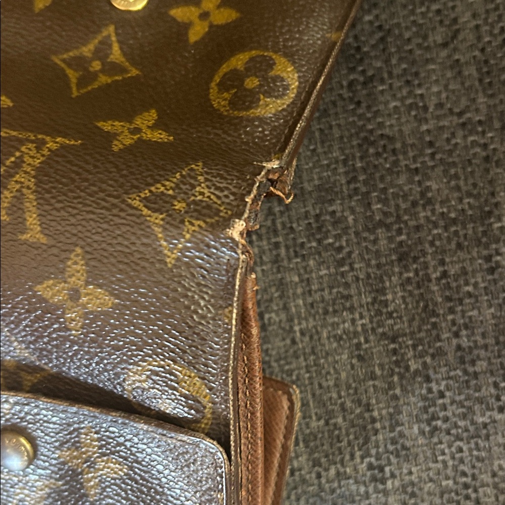 Louis Vuitton Classic Brown Monogram Wallet - Picture 11 of 12